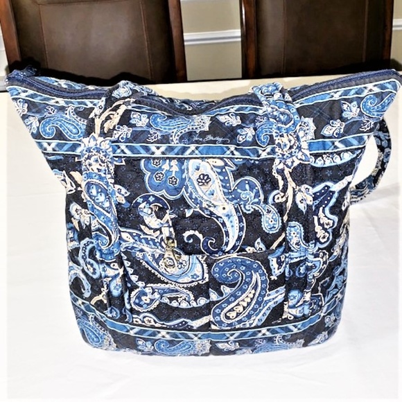 Vera Bradley Handbags - VERA BRADLEY "Windsor Navy" Paisley Large Tote